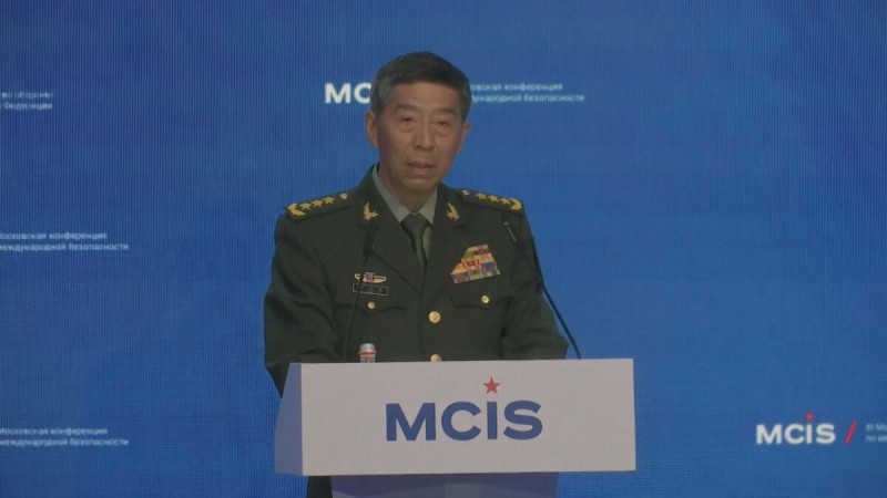 中國國防部長李尚福 15 日參與莫斯科安全會議中提到，任何勢力妄想「以台制華」終將以失敗告終。   圖：翻攝自Ｘ／@KELMAND1