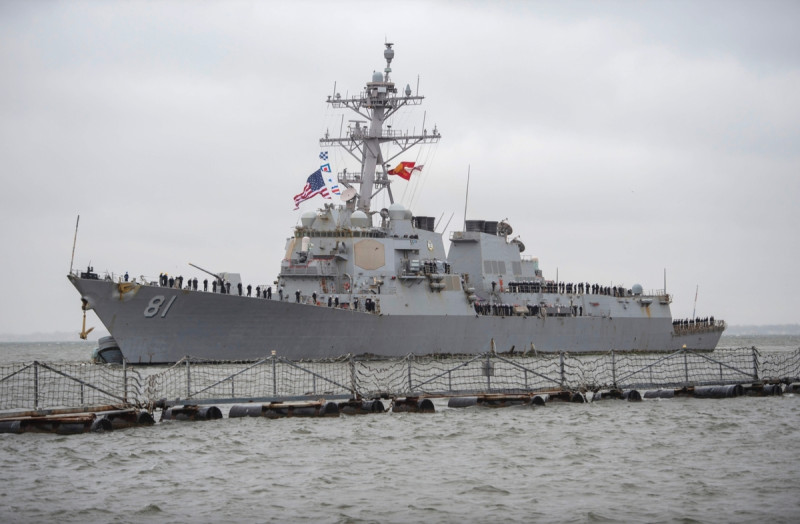 美軍溫斯頓·S·邱吉爾號驅逐艦 （USS Winston S. Churchill）14 日上午在佛羅里達州梅波特海軍基地（Naval Station Mayport）停泊時突然起火，事故造成 5 人送醫。   圖：擷取自美海軍官網