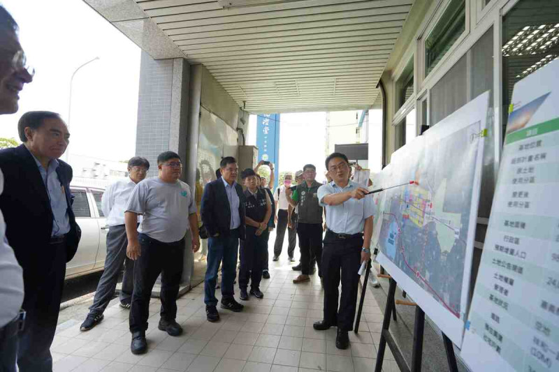 經立委蔡易餘爭取，內政部次長吳容輝允諾在嘉縣海線建社會住宅。   圖：立委蔡易餘服務處/提供