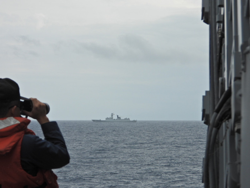 圖為海軍在田單艦上監控中共徐州艦。（資料照片）   圖 : 軍聞社提供