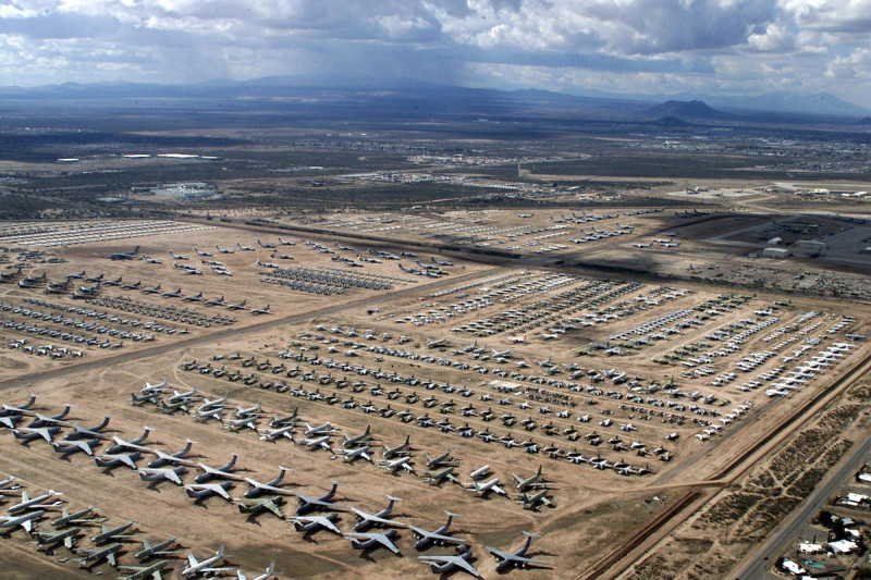 有「飛機墳場」之稱的美國亞利桑那州戴維斯-蒙森空軍基地。   圖：翻攝自Ｘ／@NakedPueblo63