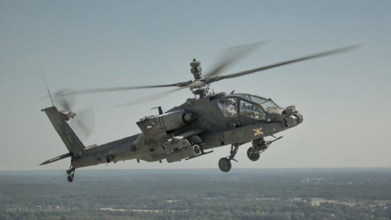 AH-64E 阿帕契直升機。   圖：翻攝自Mariusz Błaszczak X@mblaszczak