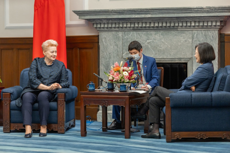 立陶宛前總統葛寶思凱德（Dalia Grybauskaitė）（左）   圖：總統府提供