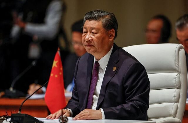 中國領導人習近平近期拜訪南非，參加金磚峰會，並無視中國的經濟困境，再次使用大撒幣政策。   圖：翻攝自 John Zhang X 帳號