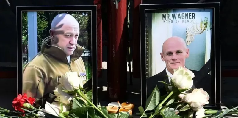 瓦格納領導人普里戈津(左)，近期因墜機身亡。右邊照片為實際領導瓦格納的普里戈津左右手烏特金，他也因搭乘同一班機而死亡。   圖：翻攝自華語智庫