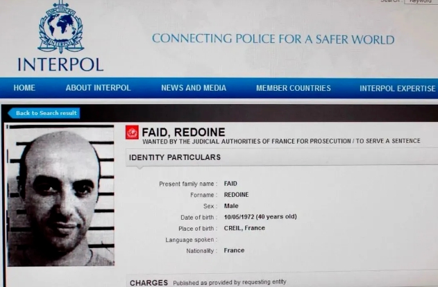 國際刑警組織發布的法國越獄教父法伊德的口卡資料。   圖 : 翻攝自Interpol