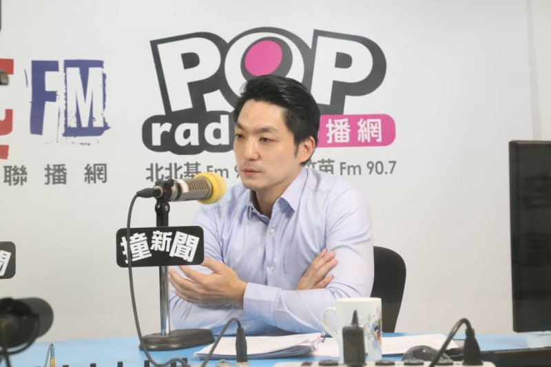 台北市長蔣萬安今（6）日接受媒體人黃暐瀚廣播專訪。   翻攝自《POP撞新聞》