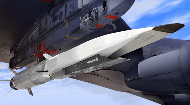 裝載在戰略轟炸機的美國「暗鷹」高超音速導彈。   圖 : 翻攝自搜狐