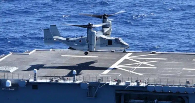 日本陸上自衛隊V-22「魚鷹式」(Osprey)傾轉旋翼機9月5日「首次」著艦降落日本海上自衛隊日向級護衛艦「伊勢號(JS Ise DDH-182)」。   圖：翻攝 JMSDF