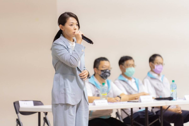 律師黃帝穎表示，錢康民證實，高虹安指示李忠庭介入市府標案，涉犯貪污治罪條例圖利罪。   圖：取自高虹安臉書（資料照）