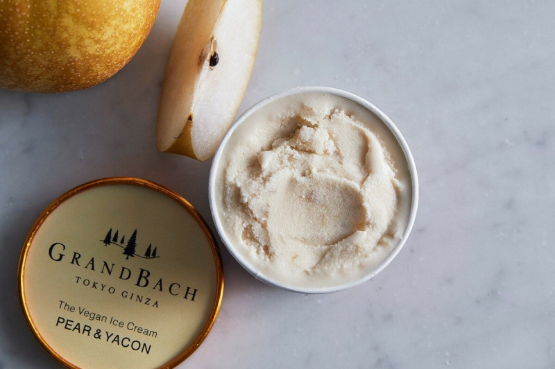 東京銀座格蘭巴哈飯店和8ablish的合作新推出「梨與菊薯」口味冰淇淋，是只有該飯店才能品嘗到的口味。   圖：© 8ablish.com／提供