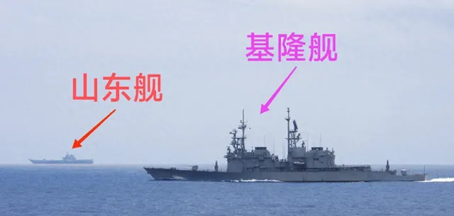 首艘「基隆」級驅逐艦，號碼 1801 的「基隆」號，似乎已經靠近了中國的「山東」號航母。   圖：翻攝自騰訊網