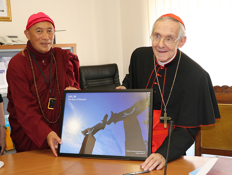 心道法師拜會天主教梵諦岡首席樞機主教陶然（Cardinal Jean-Louis Tauran, President of PCID）   圖：靈鷲山提供