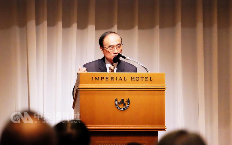 被譽為「冠狀病毒之父」的中央研究院院士賴明詔榮獲 第22屆日經亞洲獎「科學技術部門」獎項，4日在日本 東京接受頒獎並發表簡短演說。 中央社記者黃名璽東京攝   圖: 中央社