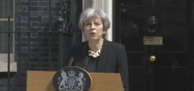 英國首相梅伊發表談話，表示不會讓任何暴力干擾民主進程。   圖：翻攝梅伊臉書