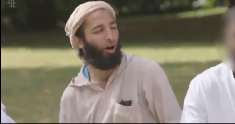 英國倫敦恐怖攻擊嫌犯之一的巴特，曾曾在2015年擔綱拍攝Channel 4的紀錄片《隔壁的聖戰士》。   圖：翻攝《獨立報》