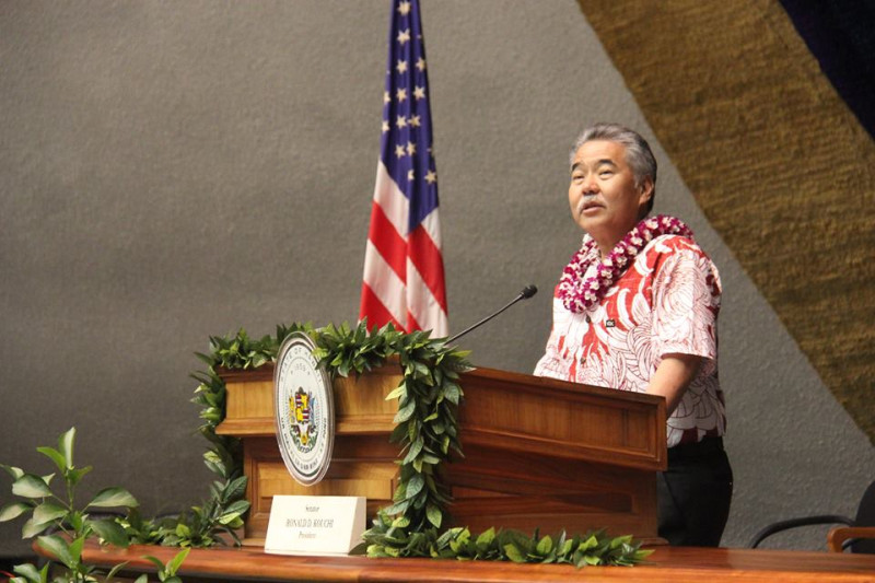 美國夏威夷州州長井下認為，夏威夷州是島嶼所組成的，會最先受到氣候變遷嚴重衝擊，有必要提出對策。   圖：翻攝井下臉書