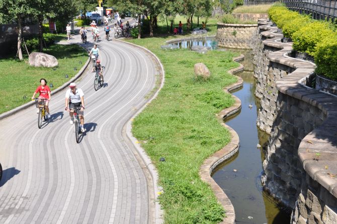 東豐自行車道是著名的單車旅遊點，是否與東豐快速道路共構成為當地民眾爭議焦點。   圖：翻攝台中市府網站