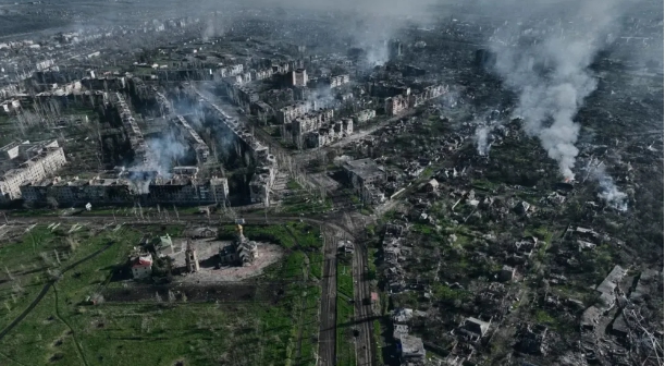 有人肉絞肉機之稱的巴赫穆特戰場，是俄烏戰爭中受創最重的城市之一。   圖 : 翻攝自軍機圖