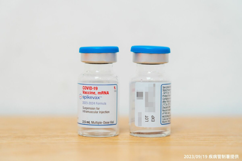今(26)日起開放莫德納XBB.1.5疫苗接種，首週優先提供65歲以上民眾接種。   圖：疾管署／提供