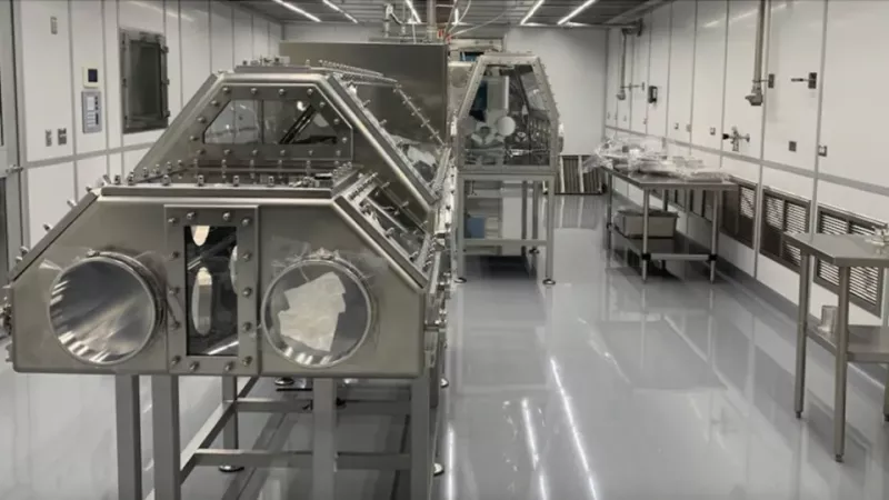 樣本將被送往 NASA 位於休士頓的約翰遜航天中心。圖為等待貝努樣本的實驗室。   圖：翻攝自 NASA