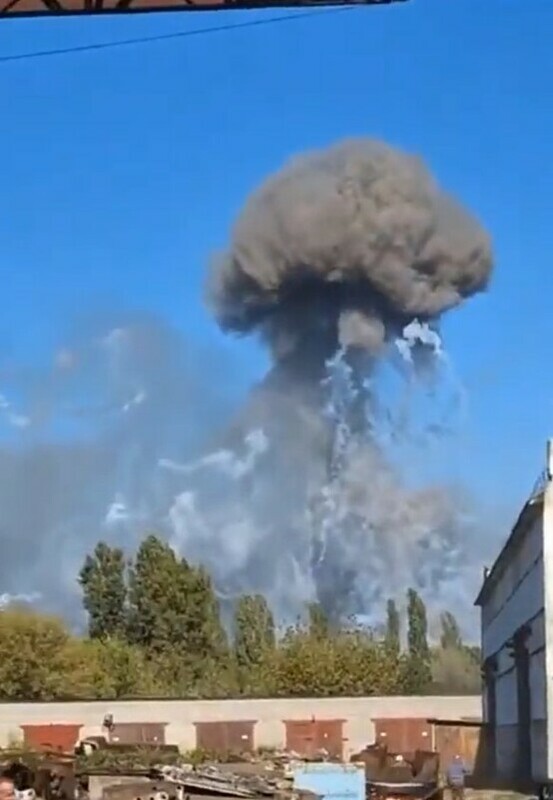 烏軍近期對盧干斯克的克拉斯諾東地區發動襲擊，該區發生劇烈爆炸。   圖：翻攝自 (((Tendar))) X（前推特）帳號