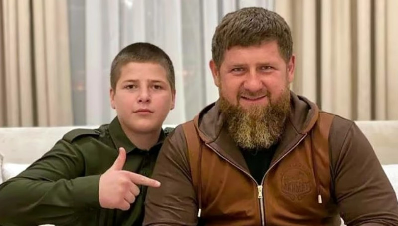 車臣領導人卡德羅夫為兒子虐囚感到驕傲。   圖：翻攝俄羅斯共青團真理報