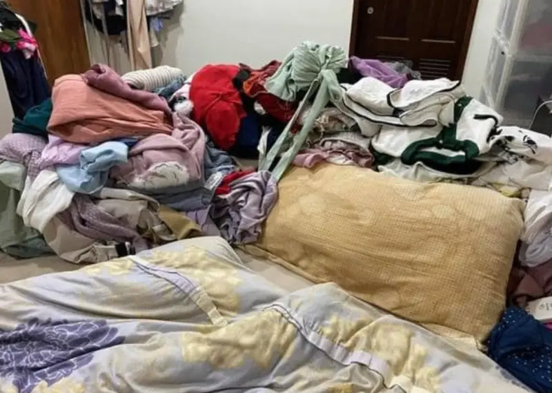 還記得立委高嘉瑜曾經公開自己的房間後，那顆泛黃的枕頭嗎？   圖：擷自高嘉瑜臉書