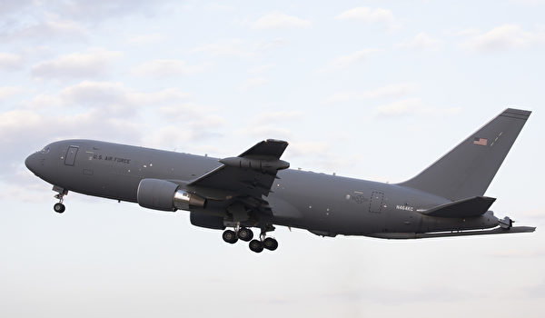 第三名是波音 KC-46A 飛馬式(Pegasus)空中加油機；截至 2022 年平均機齡：1.48 歲、擁有數量 48 架。   圖：取自美國空軍