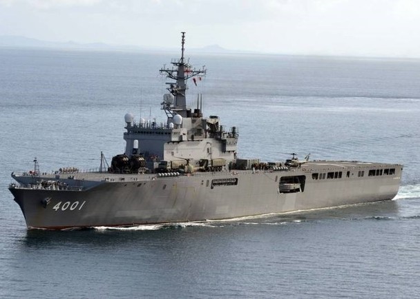 日本擴大解釋屬於「警戒」等5個非戰鬥領域裝備，即使搭載殺傷性武器也可以出口。圖為大隅級運輸艦「大隅號(LST-4001)」。   圖：翻攝日本海上自衛隊(資料照片)