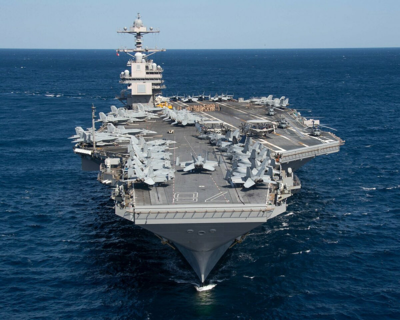 美國防部日前派遣核子動力航母「福特號」（USS Gerald R. Ford）遠赴東地中海，並做好隨時提供援助的準備。   圖：擷取自「X」@Warship_78