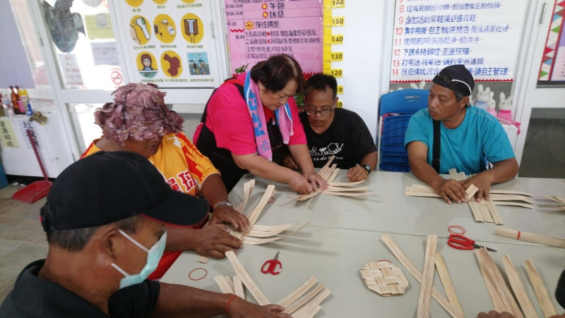 台東縣地質公園環境教育推廣方案，可體驗手作課程。    圖：台東農業處林務科／提供