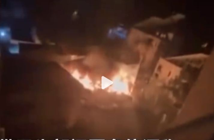 加薩一間醫院被炸，造成500人死亡，現場畫面曝光。   圖 : 影片截圖