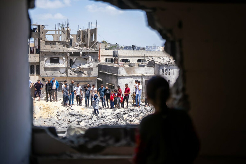 在以軍的轟炸下，加薩地區遍地斷垣殘瓦，已陷入人道危機。   圖：翻攝自聯合國巴勒斯坦難民署推特