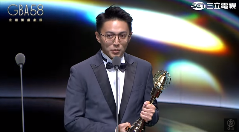 《人選之人－造浪者》導演林君陽也獲得迷你劇集導演獎。   圖：翻攝自金鐘獎直播