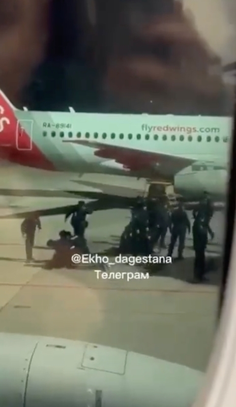 穆斯林的達吉斯坦共和國，29 日傳出數百名暴徒衝進該地主要機場，向一架自以色列飛來的班機乘客施暴。   圖：擷自「X」@sentdefender