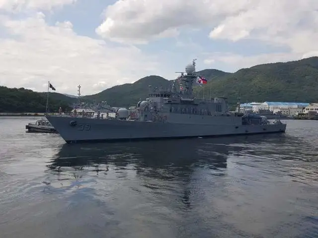 菲律賓 39 號護衛艦於昨（30）日進入黃岩島臨近海域，與中國發生摩擦。   圖：翻攝自第一軍情