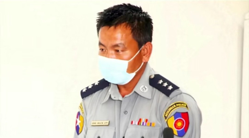 緬甸卧虎山莊轉移數百名綁架來的中國人時引發反抗逃跑，果敢地區警察營長明國安下令機槍掃射。   圖：翻攝自 MYANMAR TIMES X（前推特）帳號