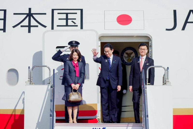 日本首相岸田文雄於11月3日至5日訪問菲律賓及馬來西亞，分別跟菲總統小馬可仕、馬國首相安華會談，日本盼與這兩國在安全保障領域加強合作與對話。   圖 : 翻攝自日本首相官邸官方 X 