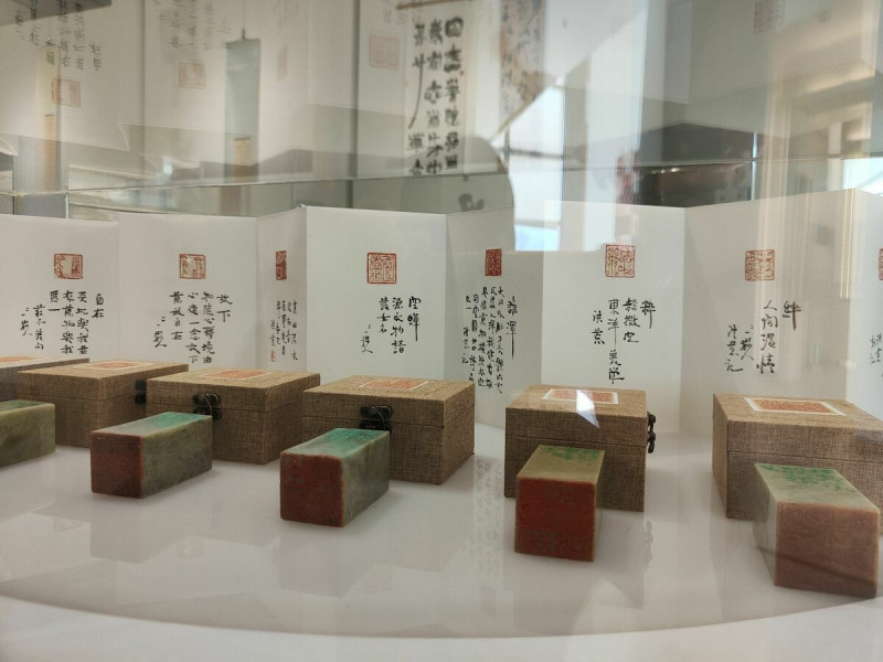 「懷抱觀古今」洪傳驊張振國雙個展展出作品之一。   圖：黃博郎／攝