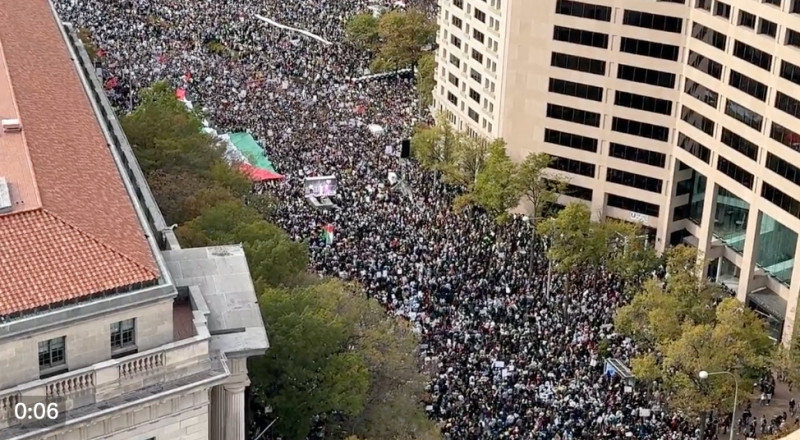 聲援巴勒斯坦的示威活動自白宮附近的自由廣場，向東延伸了幾個街區，最終抵達美國國會大廈。   圖：擷自「X」@vicktop55