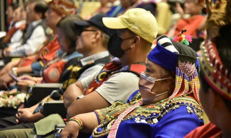 排灣族人參與牡丹社事件遺骨寄藏儀式。   圖： 原住民族委員會提供