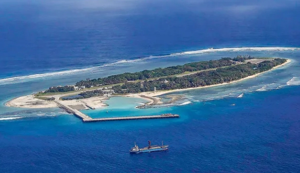 由約200名國軍駐守的太平島。   圖 : 翻攝自騰訊網/石江月
