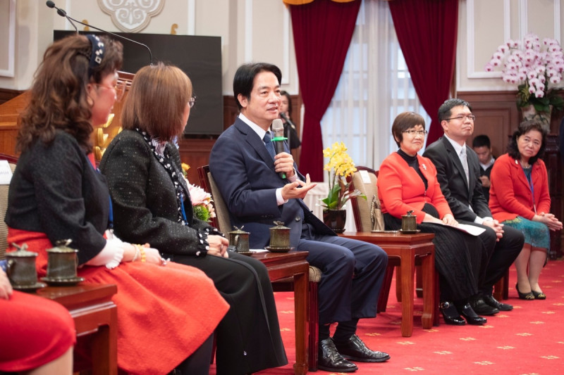 賴清德接見「日本台灣商會聯合總會回國訪問團」。   圖：總統府提供