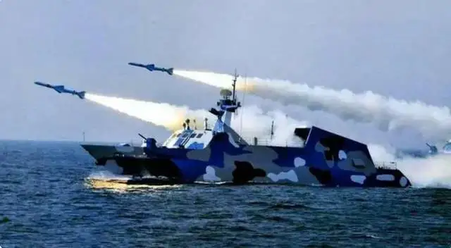 近期中國與菲律賓，在南海仁愛礁爆發衝突。中國共出動了 38 艘艦船，且其中 5 艘艦船還是軍艦。圖為  022 型導彈艇。(示意圖)   圖：翻攝自放飛的季節