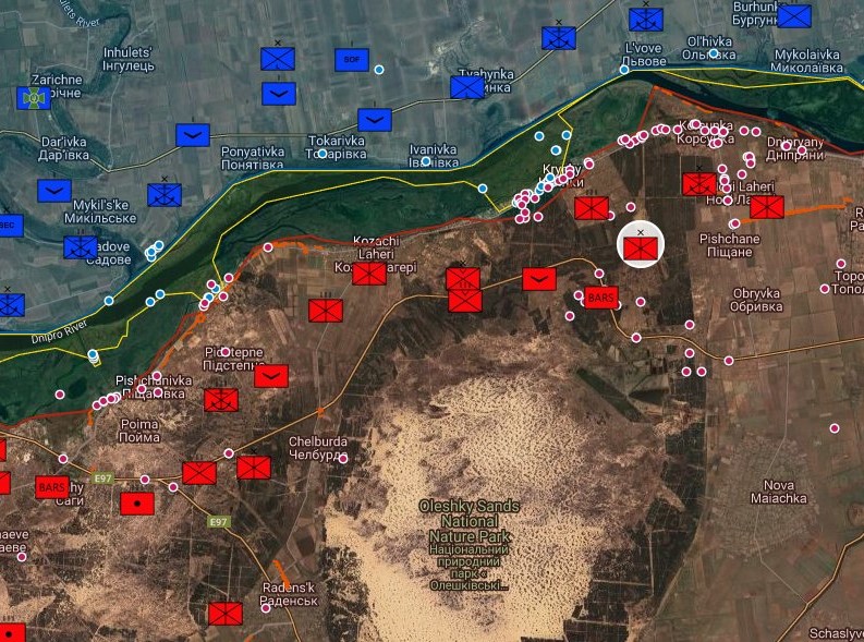 本反抗烏軍位於第聶伯河的橋頭堡的 20 名俄軍，最終選擇投降。烏軍(藍色)與俄軍(紅色)陳兵地圖。   圖：翻攝自 david D.  X（前推特）帳號