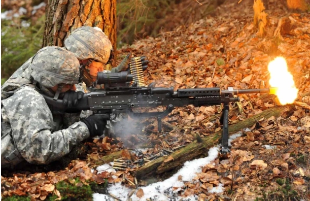 美軍M240B機槍 。   圖 : 翻攝自Military.com