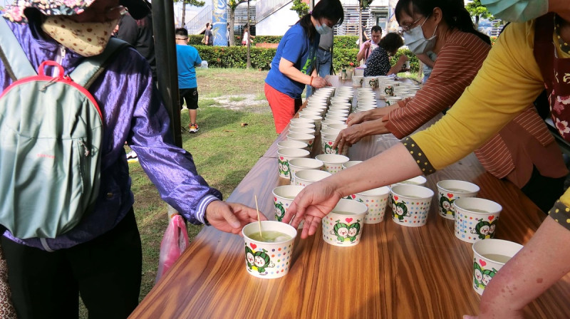 紅毛港鄉親回娘家當天將免費供應2000份魚丸湯。   圖：高雄市文化局/提供