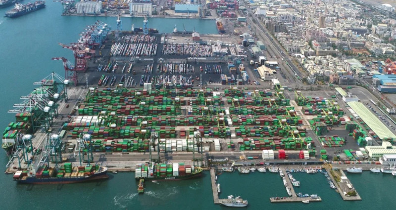 主計總處預估台灣2024經濟成長率3.35%。圖為高雄港。   圖：台灣港務公司提供