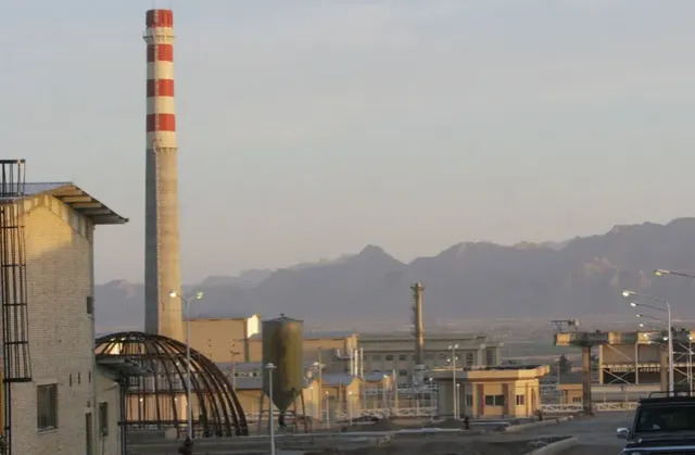 伊朗中部伊斯法罕附近的納坦茲核設施。   圖：翻攝自騰訊網/《唐駁虎》